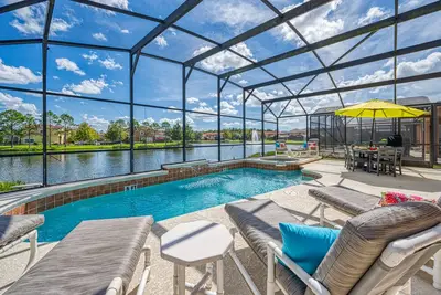 Image de Mins à Disney! Magnifique 5star privé Hm, piscine et bain à remous, GameRm Lake / Resort Voir