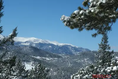 Image de Vues à couper le souffle sur la montagne, bain à vapeur privé, 2 ponts, 3 mi. es de la ville.
