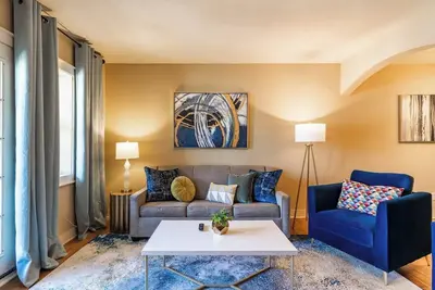 Image de Beautiful Plaza Condo