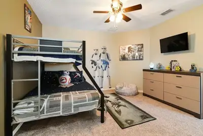 Image de Movie Magic House - Piscine sud \/ spa, communauté fermée, chambres pour enfants à thème! ! !