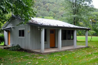 Image de Fun, Confortable et relaxant, Moderne, Chalet Creekside \/ Trailside