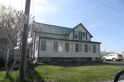 Image de Incroyable Lake View Cottage avec salle pour les enfants de tous les âges de jeu