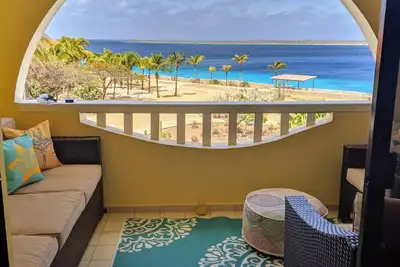 Image de Soldes d'été * à couper le souffle Bonaire Oceanfront SandDollar F10 2 Bd 2. 5 b rénové