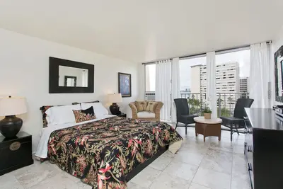 Image de Étage supérieur - Studio avec Lit Queen-Size et Vue sur l'Océan avec Kitchenette, Immeuble Tranquille.