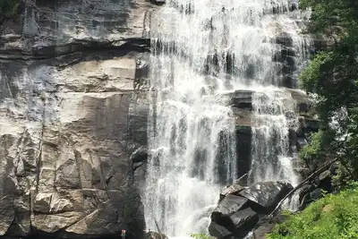 Image de Luxueux Retraite de montagne pour le voyageur éclairé