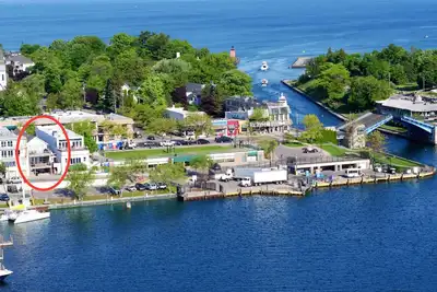 Image de Suite de luxe avec vue sur le lac ~ Downtown Marina Charlevoix District