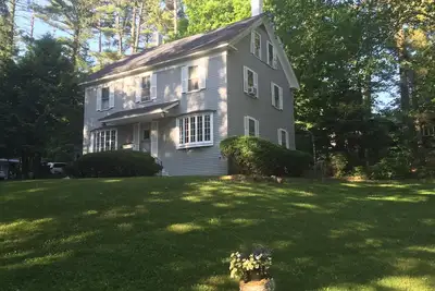 Image de Charme 2 Bedrooom Guest House sur 2 acres North Conway Village.