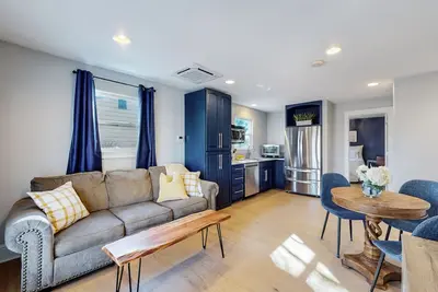 Image de Emplacement, Emplacement! Lovely Home Dans Great Quartier Juste Blocks Pour Campus