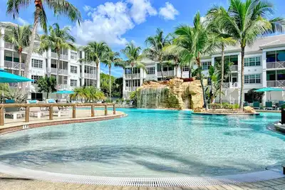 Image de Penthouse de Prestige Deluxe! - Beach, Resort Pool, Cascade!