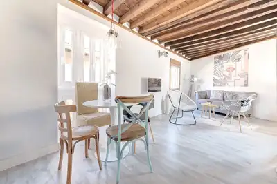 Image de ~Silver~ Appartement Design en Centre-Ville.