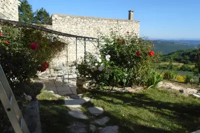 Image de Dans charmant village typique du Parc Naturel du Luberon