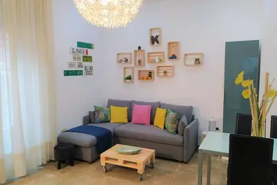 Image de Appartement neuf dans le centre. Parking et wifi