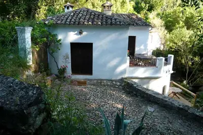 Image de El Pastor, moulin à eau dans l'impressionnante vallée de montagne de Grazalema