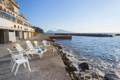 Image de Villa del Sole avec vue sur la mer, accès direct à la mer, parking et climatisation