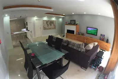Image de Au centre \/ Climatisation \/ Wifi \/ Parking \/ Futbol \/ Netflix \/ offre