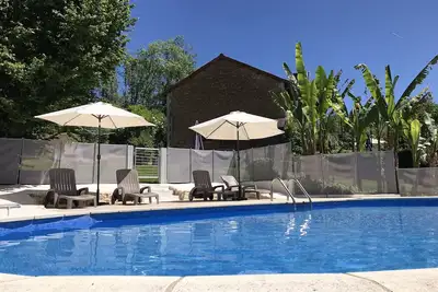Image de Maison de maître avec rivière et piscine privée à 5 minutes à pied du village