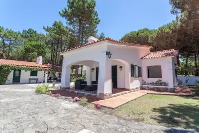 Image de Pine Tree Garden House à Azenhas do Mar - Plages et Sintra