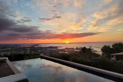 Image de Villa moderne vue mer imprenable Mont Saint-Clair, 350m2 avec piscine chauffée.