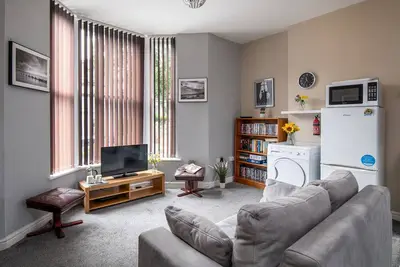 Image de Rez de chaussée, 2 chambres et 2 salles de bains appartement à Llandudno, Llewellyn Avenue