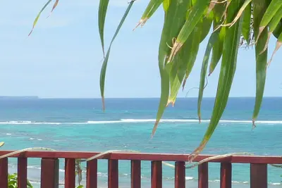 Image de Le Moule, Morel, location de charme, accès direct plage et parcours de santé. <br>
