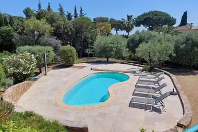 Image de Villa avec piscine et plage de 80 m2, Ă 300 m de plage de sable La Garonnette