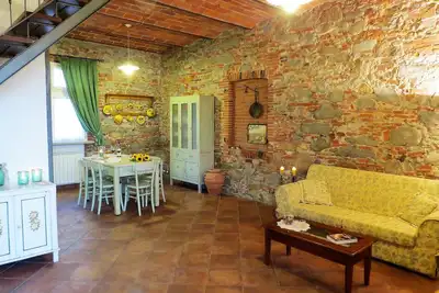 Image de Vieux gîte coeur de la toscane, calme, proche Lucques, Florence, Pise, Sienne