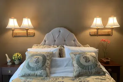 Image de Location mensuelle d'une suite luxueuse 2br dans le Centre de Greenville 60 $ / nuit