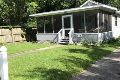 Image de Hayden Cottage, animaux acceptés, véranda filtrée, à pied de la plage