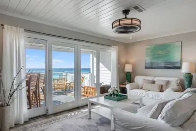 Image de Condo Oceanfront Belle sur la plage près de Rosemary