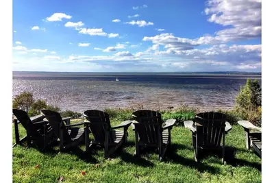 Image de Cabine au bord de l'eau avec des couchers de soleil spectaculaires surplombant la baie de Chesapeake