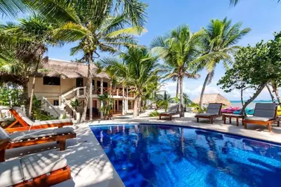 Image de Oceanfront Villa & pool Situé sur 2 lots, Tropical Paradise pour se détendre et profiter