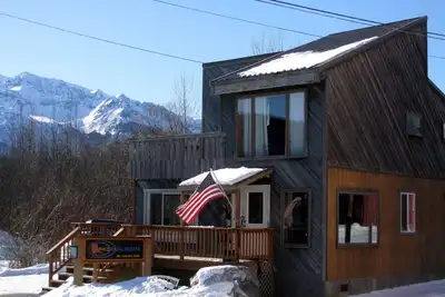 Image de The Attic- Appartement au deuxième étage, terrasse privée avec vue, centre ville