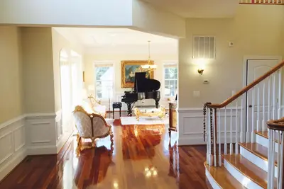 Image de Villa victorienne de luxe 7000 pieds carrés avec 8 chambres à coucher, 15 min de Washington Dc