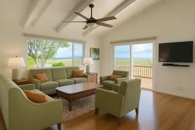 Image de Ocean View Home avec A / C central - Ă pied du centre-ville de Paia et des plages