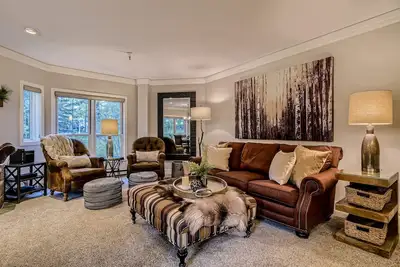 Image de ** A + Luxury - Ski In / Ski Out AmaZing - Côté montagne - Plage 9 / 1blk Main St / Pool