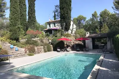 Image de Charmant Mas en pierre ♥ de Provence. Piscine privée et jardin 4b \/ 3b, idéal pour les groupes