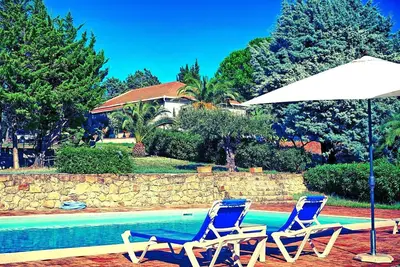 Image de Belle villa avec piscine privée et court de tennis, à 10 minutes de la mer