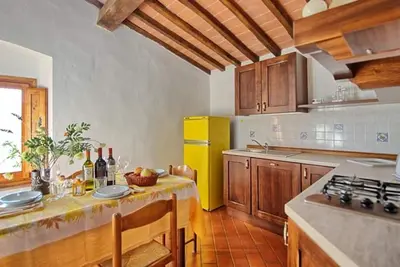 Image de Holiday Farmhouse - Appartement L'Uccellare avec piscine pour 4 personnes