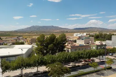 Image de Appartement en ville - très bien situé pour explorer Pinoso et ses environs