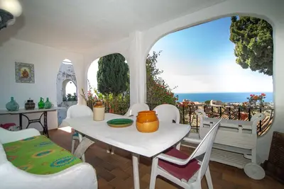 Image de Belle villa avec vue imprenable sur la mer