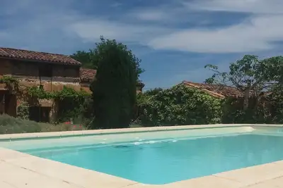 Image de Ferme Entièrement Rénovée - Parfaite Pour les Familles et les Retraites