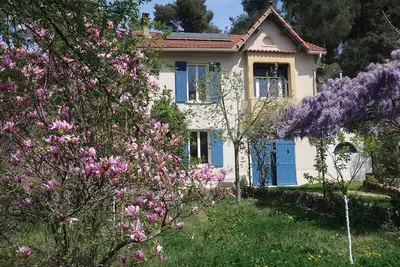 Image de Appartement indépendant avec jardin en Provence proche Casamance