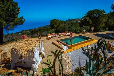 Image de Terre Di Bea Cottage De Charme Par La Vue Majestique De La Passerelle Romantique De La Mer! !