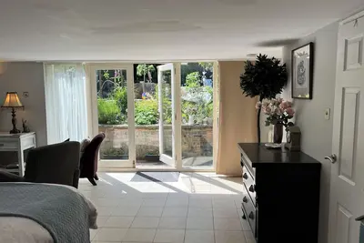 Image de Studio spacieux et autonome - Wi-Fi et parking gratuits
