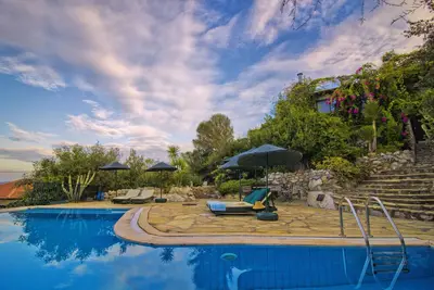 Image de villa privée Belle situé dans la retraite paisible de Sögüt - Picture Perfect! !