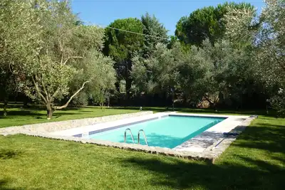 Image de Villa dans un terrain isolé de 1 hectare, un accès facile à la mer, des boutiques et un restaurant