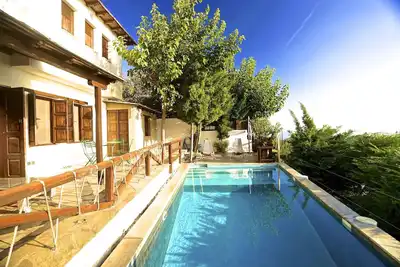 Image de Pelion Homes | Villa Thalia - piscine privée avec de belles vues panoramiques sur la mer