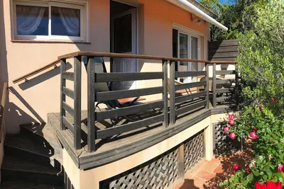 Image de maisonnette climatisée avec terrasse