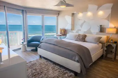 Image de Automne 🌴🍂🍁 dans l'amour! Absolute Direct OceanFRONT Condo / Loft WiFi gratuit Modern / Luxe