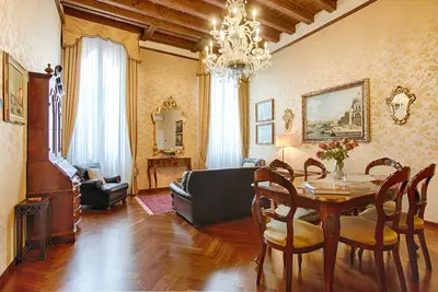 Image de Appartement de luxe historique du 14ème siècle